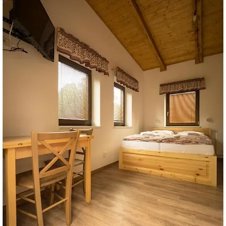 U Lipy Inn Bynovec