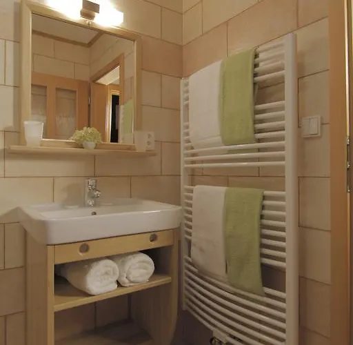 Värdshus U Lipy Bynovec