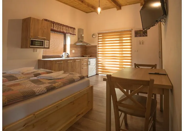 U Lipy Värdshus Bynovec