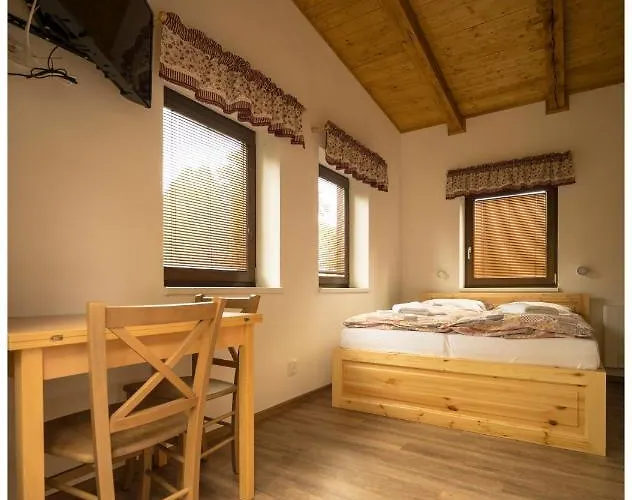 U Lipy Värdshus Bynovec